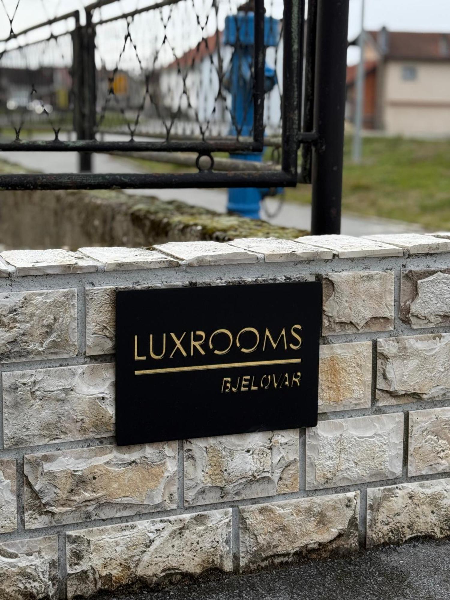 Luxrooms - Hotel Type With Private Jacuzzi Bjelovar Exterior foto